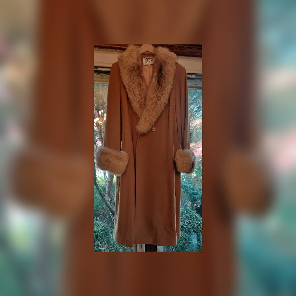 Bill Blass cashmere and lamb wool with fox fur around collar and sleeves trim